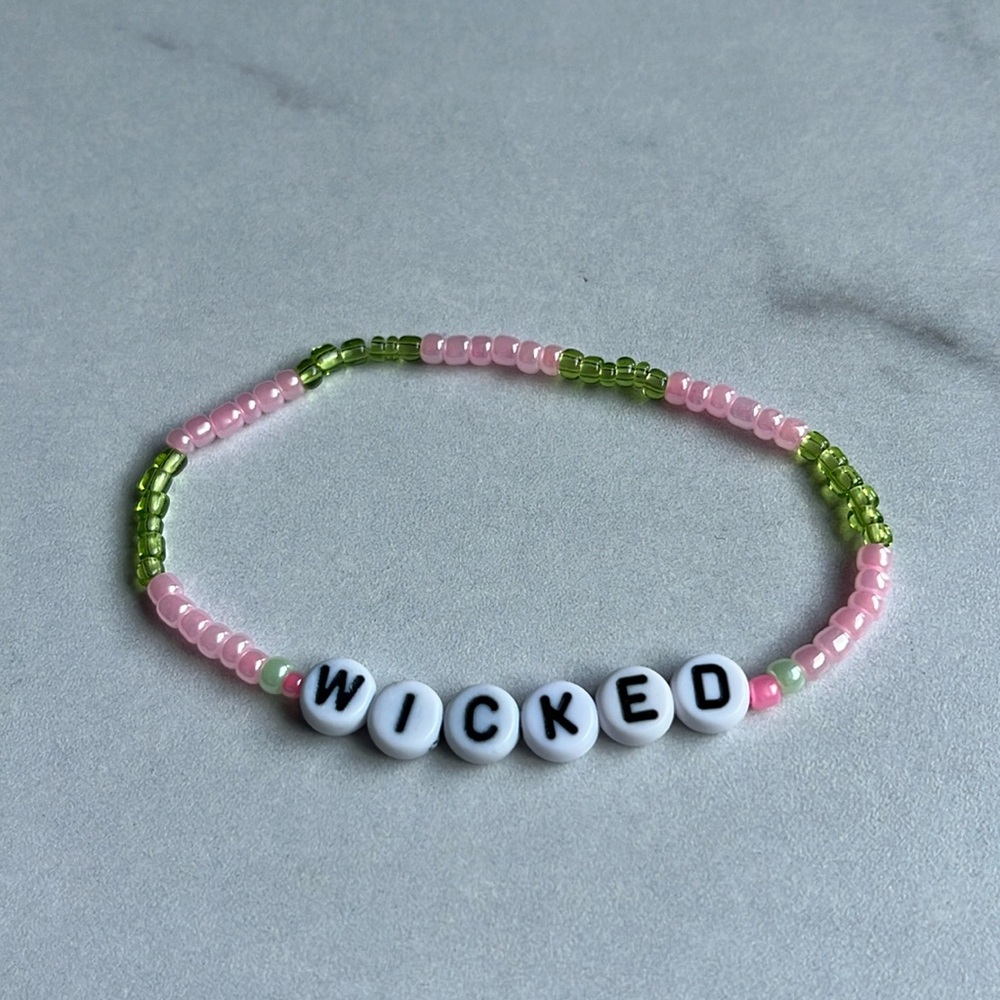 Wicked Friendship Bracelet 💖💚 [5 for $5]